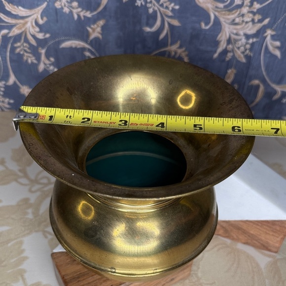 Vintage Estate Brass Vase, Planter, or Spittoon - Picture 5 of 6